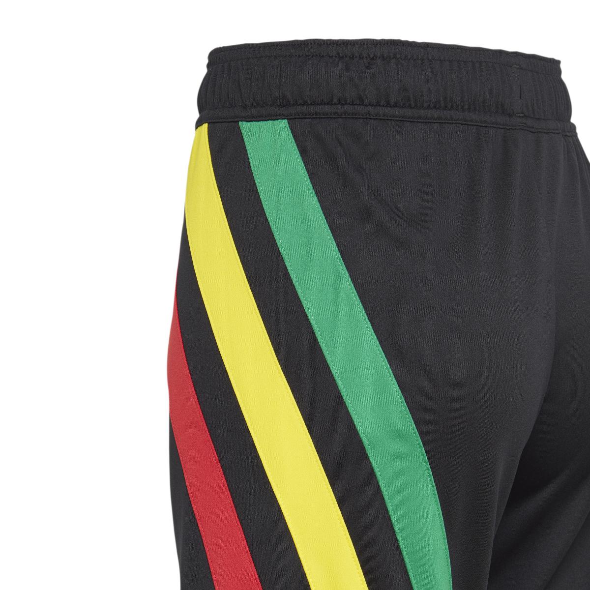 product/a/d/adidas_ik5728_5_apparel_photography_detail_view_2_white.jpg