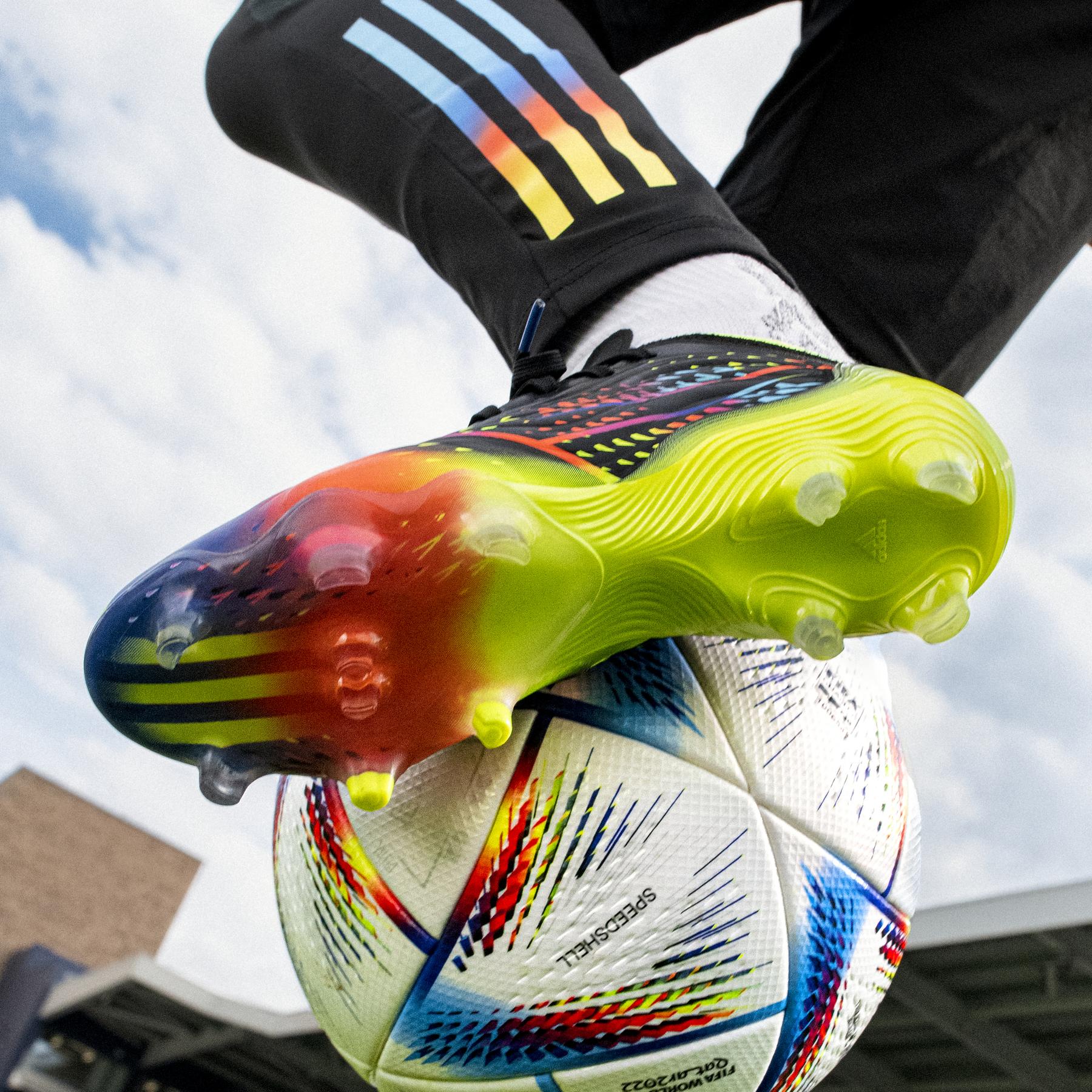 product/a/d/adidas_gw3605_17_footwear_photography_descmrktng_view_1_white_000.jpg