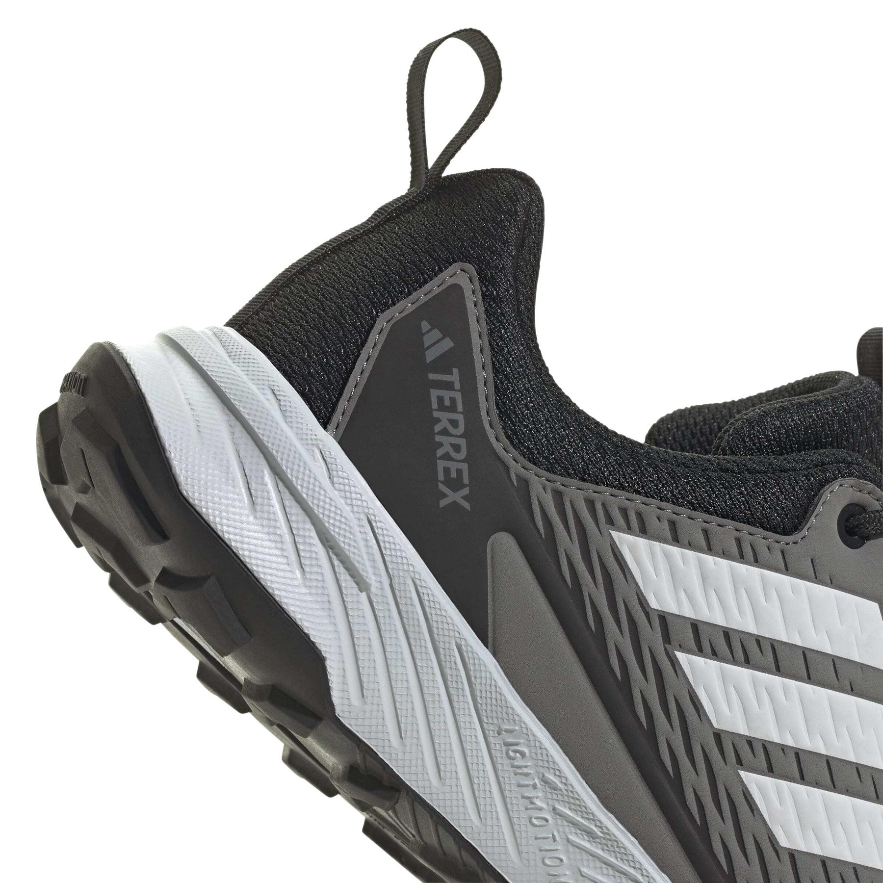 product/a/d/adidas_ih2937_8_footwear_photography_detail_view_1_white-nw091625.jpg