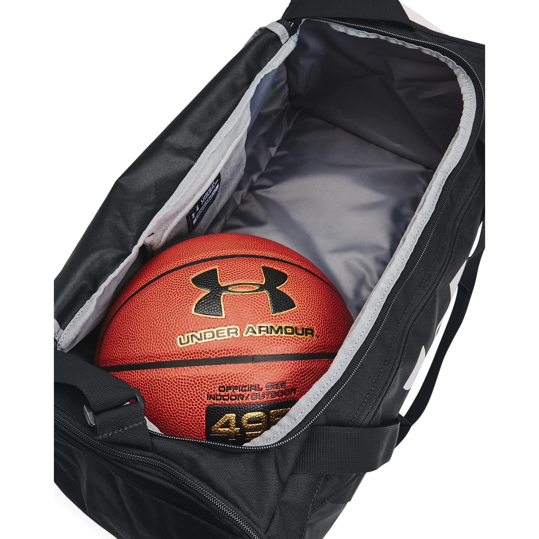 product/u/n/under-armour_1369222-001_3.jpg