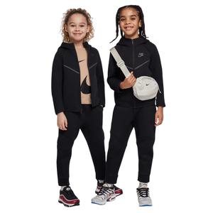 86m880-023-kinderset-nike-essential-fleece-schwarz