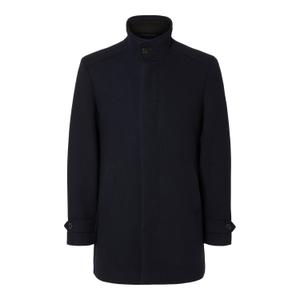 16094322-4516530-mantel-selected-new-reuben-flugkapitan